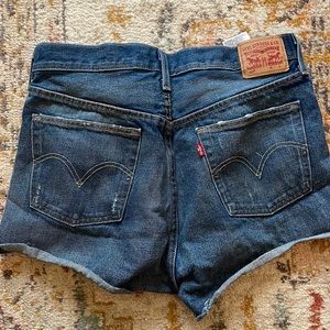 Women’s Levi’s 501 shorts Size 32